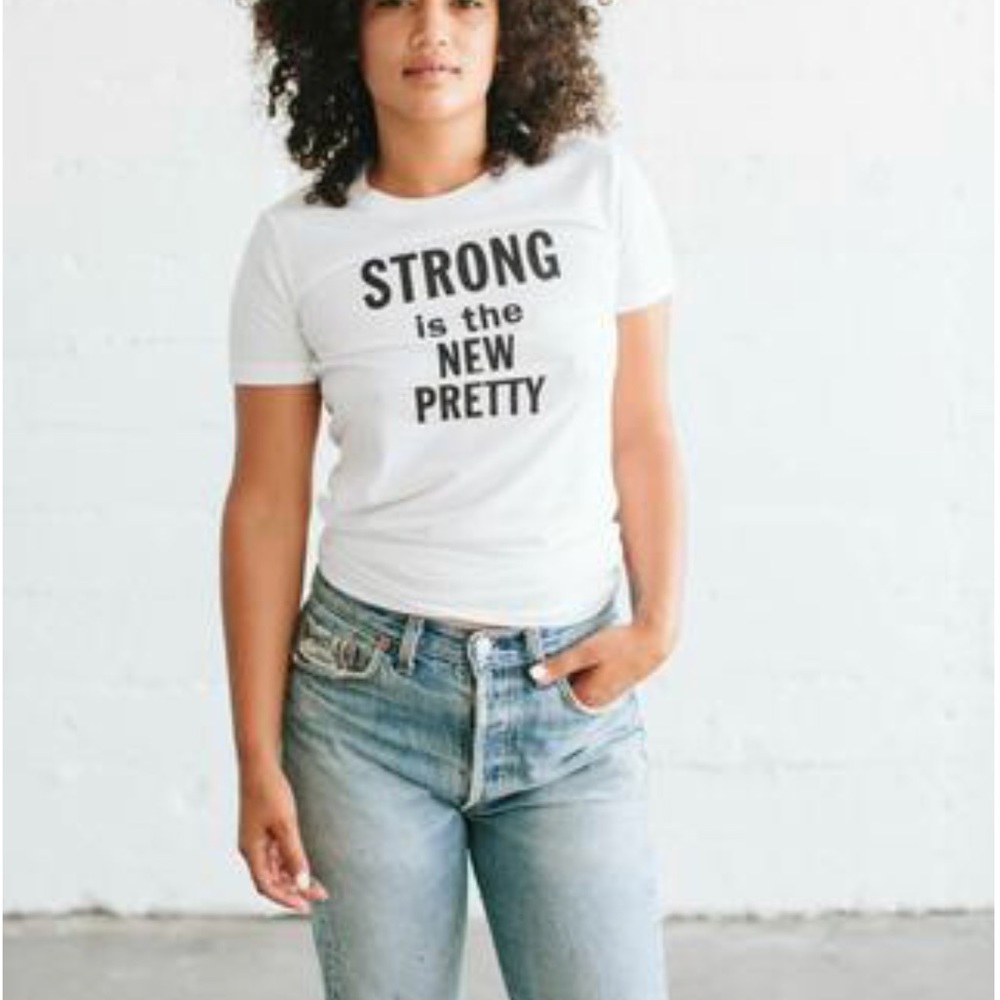 Strong 💪🏻 is the new pretty 💕 T